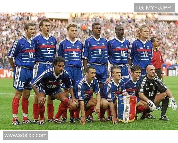 全球足球明星与顶级球队深度解析与推荐 全球足球明星与顶级球队深度解析与推荐