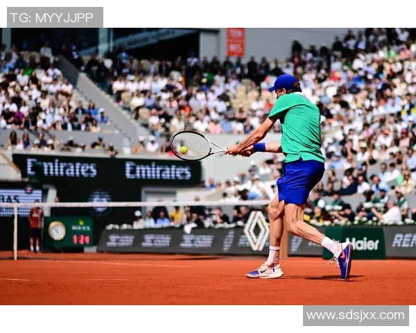 成都网球队荣登全国网球耐力排行榜首位展现卓越实力与团队精神 成都网球队荣登全国网球耐力排行榜首位展现卓越实力与团队精神